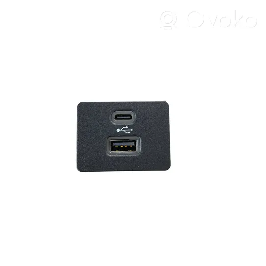 Ford Bronco USB jungtis ML3T14F014AB