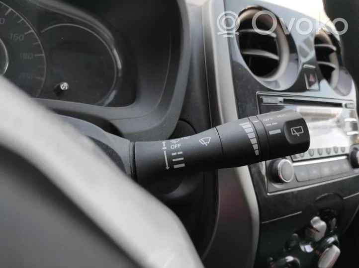 Nissan Note (E11) Multifunkcinis valdymo jungtukas/ rankenėlė 