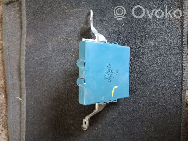 Toyota Corolla Verso AR10 Combustion module de contrôle 896180F020