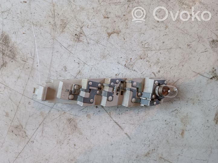 Volvo V50 Porte ampoule de feu arrière 27162202