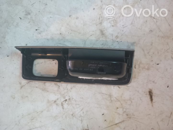 Volvo V50 Support bouton lève vitre porte arrière 8663819