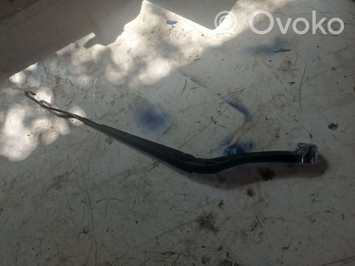Opel Insignia A Front wiper blade arm 13227398