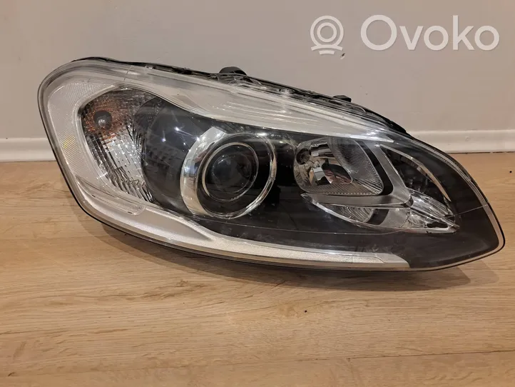 Volvo XC60 Lampa przednia 31420258