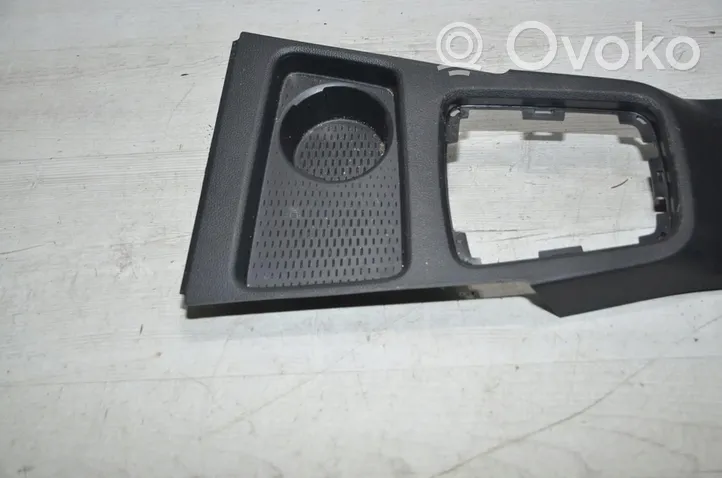 Dacia Duster II Rivestimento in plastica cornice della leva del cambio 969124296R