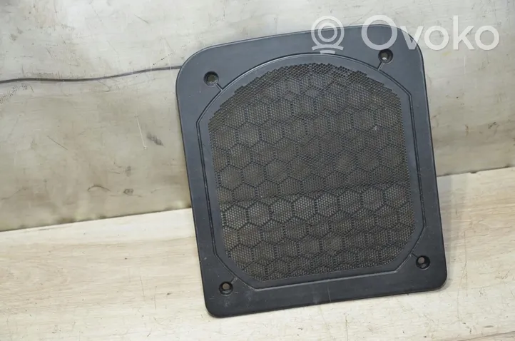 BMW 2 F45 Subwoofer-bassoelementin etusäleikkö/lista 9265334