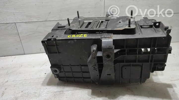 Chevrolet Cruze Battery box tray 1335441900