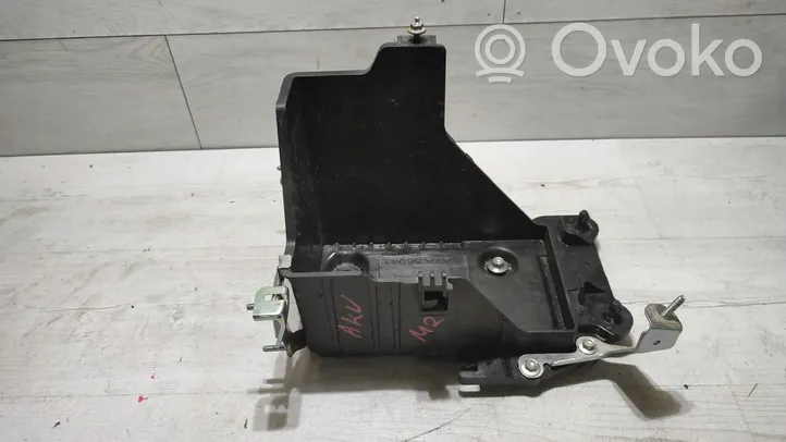 Mazda 2 Vassoio scatola della batteria DA7A56041