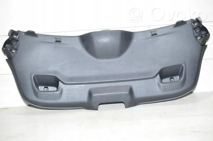 Peugeot 208 Rivestimento portellone posteriore/bagagliaio 9673742677