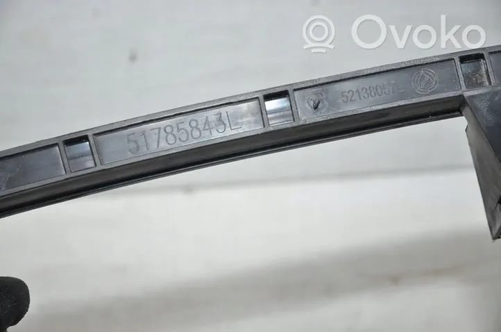 Fiat 500 Rail de pare-brise de porte avant 51785843L