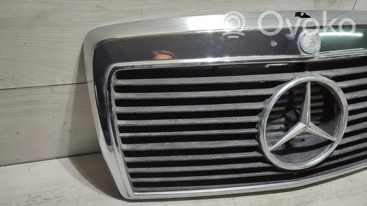 Mercedes-Benz 190 W201 Front grill 