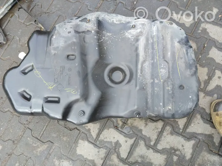 Mazda 3 III Réservoir de carburant GJK642100