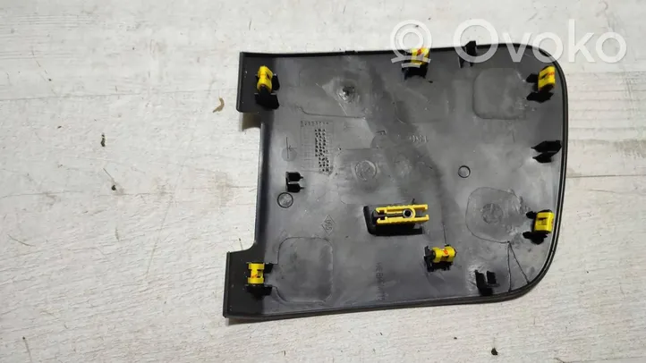 Renault Captur Fuse box cover 