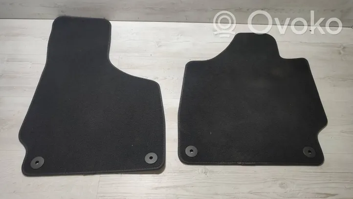 Audi TT TTS Mk2 Set di tappetini per auto 8J1863714F