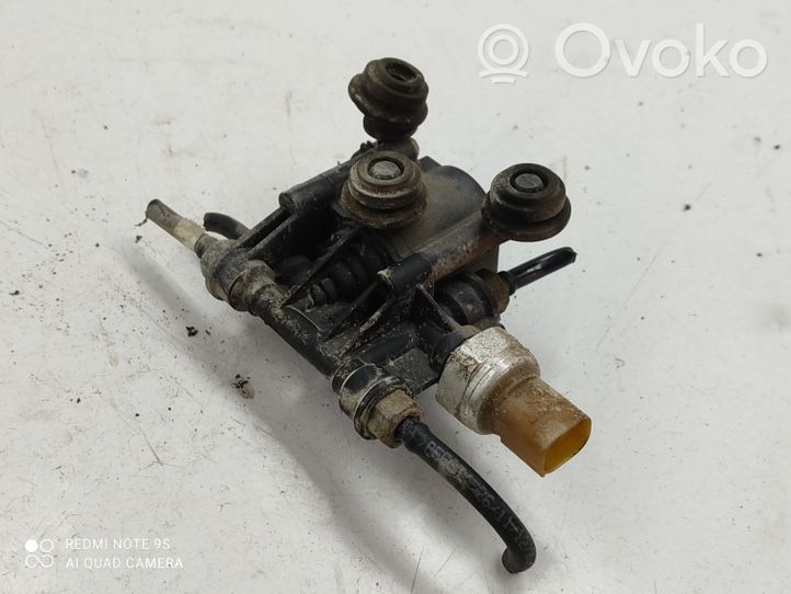 Land Rover Discovery 3 - LR3 Solénoïde valve bloc suspension arrière RVH000046