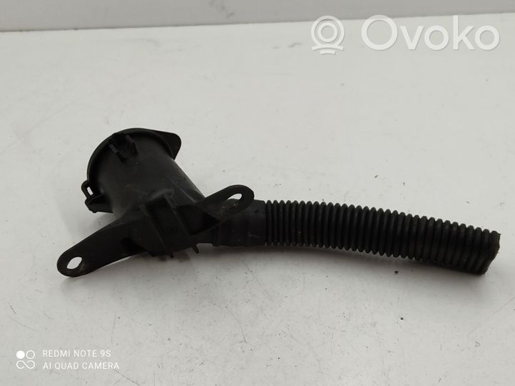 BMW 7 E65 E66 Tubo riempimento della vaschetta del liquido lavavetri 7009125