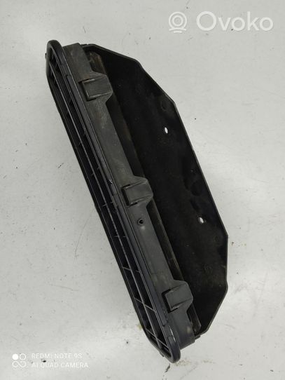 BMW 7 E65 E66 Quarter panel pressure vent 8386133