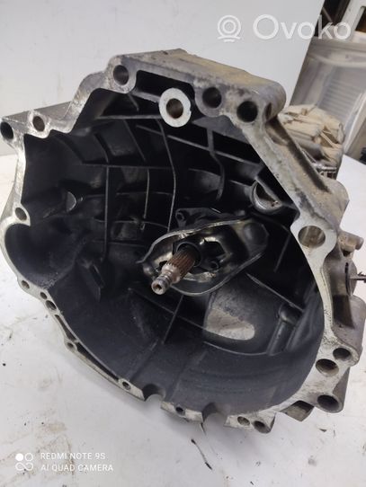 Audi A6 S6 C6 4F Mechaninė 6 pavarų dėžė 01X301315F