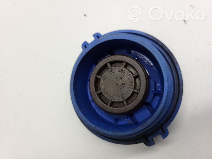 Volkswagen PASSAT B7 Vase d'expansion / bouchon de réservoir de liquide de refroidissement 3B0121321