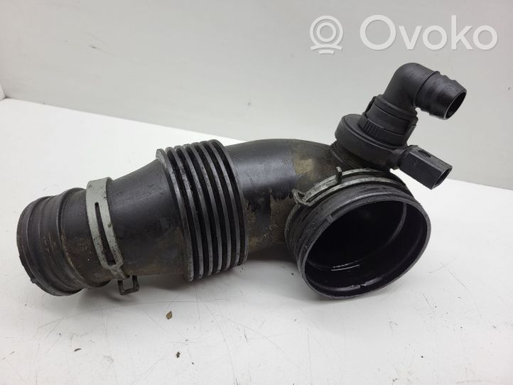 Volkswagen Touareg I Turboahtimen ilmanoton letku 7L6129534