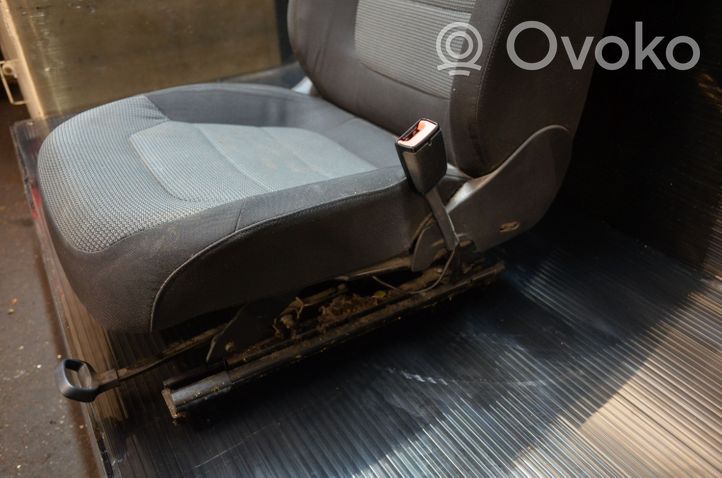 LEN10191 Volkswagen PASSAT B7 Kuljettajan istuin - Käytetty auto osa  verkossa | OVOKO