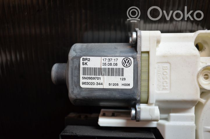 Volkswagen Tiguan Motorino alzacristalli della portiera anteriore 5N0959701