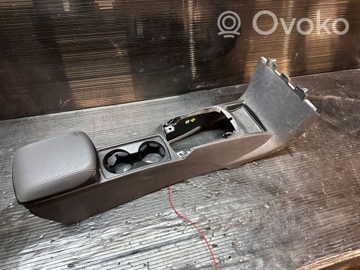 Volvo V50 Center console 8687408