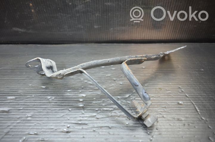 Audi A4 S4 B6 8E 8H Panel mocowania chłodnicy 8E0805537