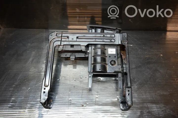 Audi Q7 4L Priekinės keleivio sėdynės padas 7L0881678G