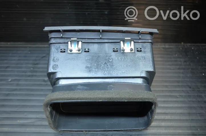 Opel Zafira B Aizmugurējā gaisa - ventilācijas reste 13144753