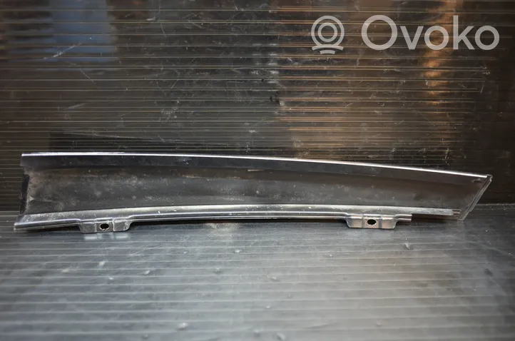 Volkswagen Golf V Rivestimento del vetro della portiera 1K4837901