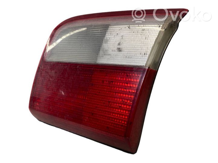 Opel Omega B1 Lampy tylnej klapy bagażnika 62257