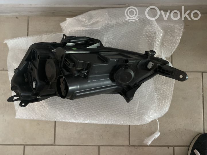 Toyota Proace Lampa przednia SU001A1266