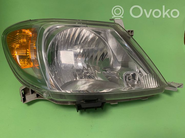 Toyota Hilux (AN10, AN20, AN30) Lampa przednia 811100K041