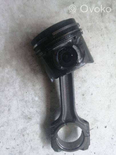 Citroen C8 Piston avec bielle 085190