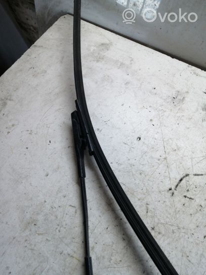 Volvo XC70 Front wiper blade arm 30697574