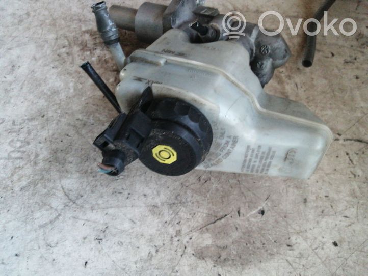 Volkswagen Golf VI Główny cylinder hamulca 1K2611349C