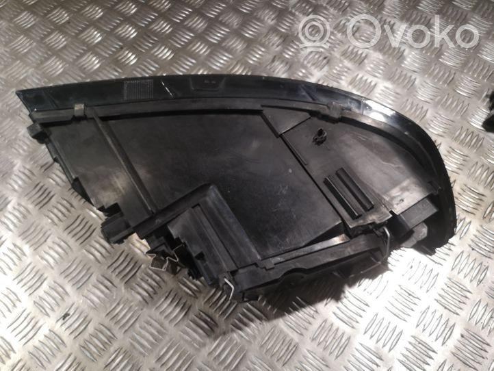 Volvo S40 Lampa przednia 30678912