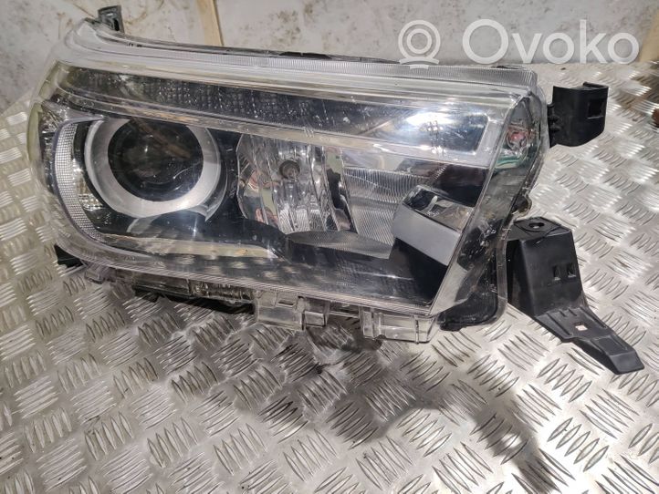 Toyota Hilux (AN120, AN130) Faro/fanale Sn060190808024