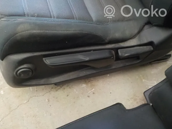 Honda CR-V Seat set 