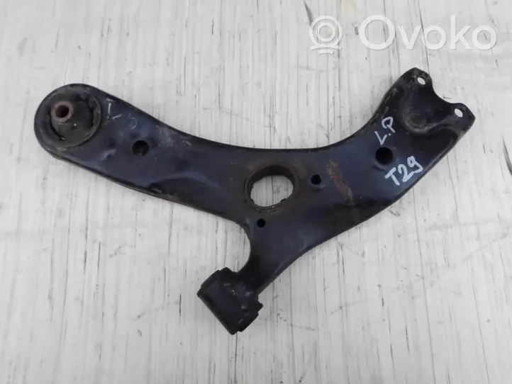 Toyota Avensis T270 Triangle bras de suspension inférieur avant 