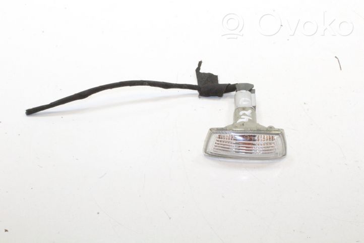 Chevrolet Orlando Front fender indicator light 95931771