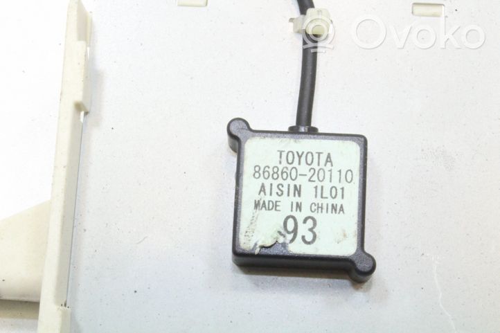 Toyota Avensis T270 Wzmacniacz anteny 8686020110
