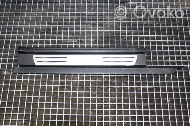 Mercedes-Benz SLK R171 Etuoven kynnyksen suojalista A1716800235