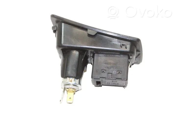 BMW 1 E82 E88 Enchufe conector entrada auxiliar 61316930561