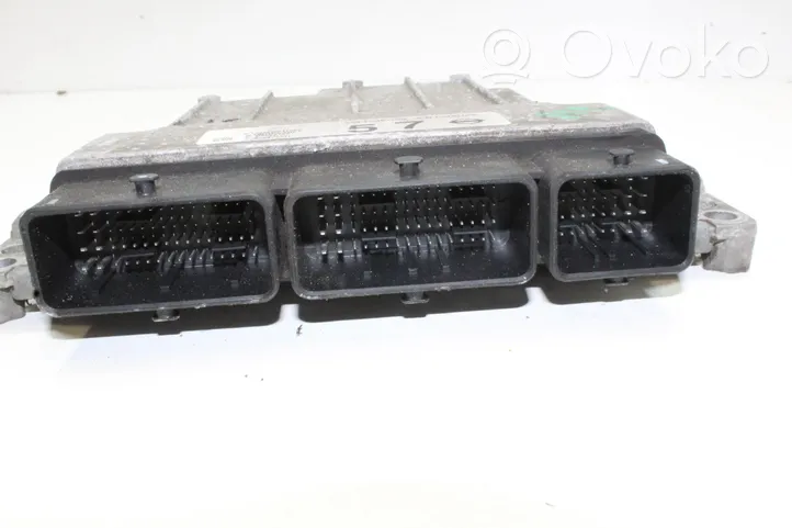 Nissan Pulsar Sterownik / Moduł ECU 237104ED00