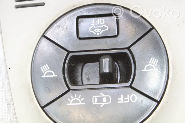 Toyota Prius (XW30) Luz del asiento delantero 1D153042G