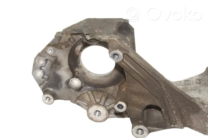 Volkswagen Tiguan Soporte del alternador 03L903139D