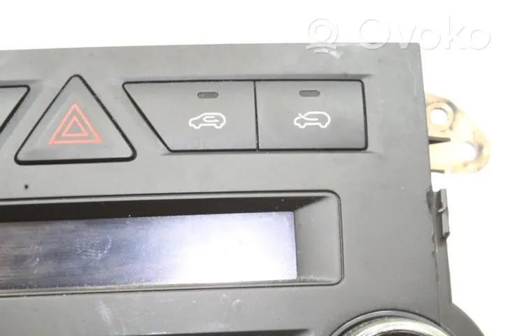 KIA Sorento Przełącznik / Włącznik nawiewu dmuchawy 972502P681