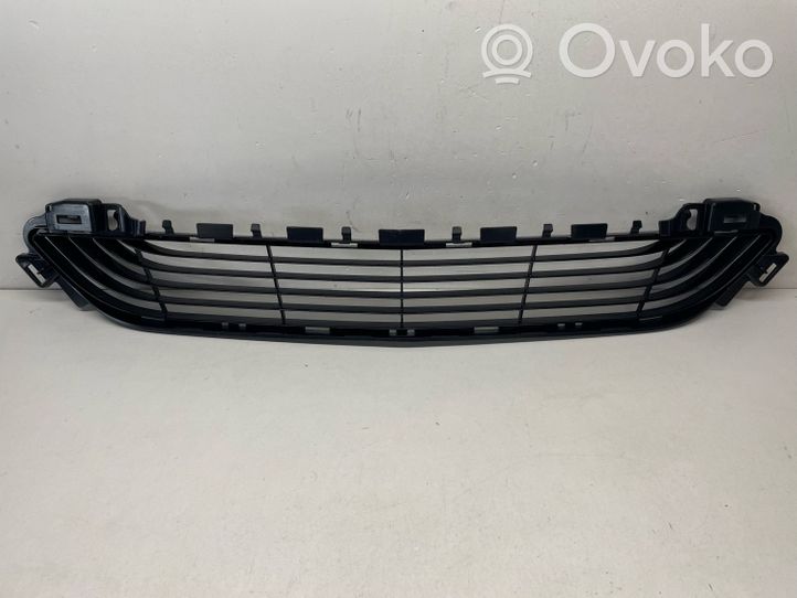 Mercedes-Benz C W205 Grille inférieure de pare-chocs avant A2058852023