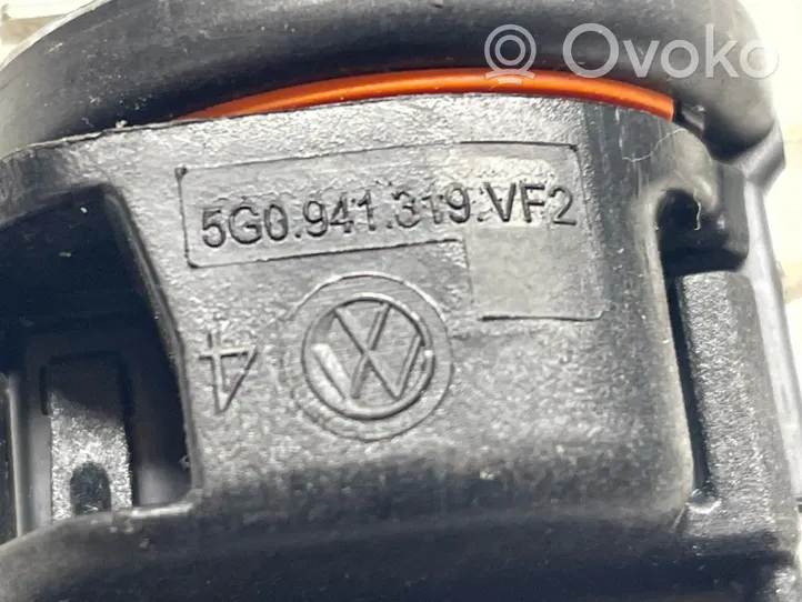 Volkswagen Golf VII Priekinio žibinto lemputė 